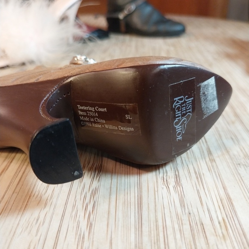 Just The Right Shoe By Raine Lot Of 6 Collector Shoes  & 2003 Trinket Box READ - Picture 8 of 16
